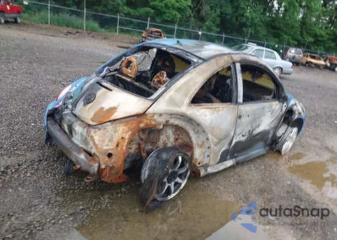 2001 Volkswagen New Beetle Gls z USA, uszkodzony, nr VIN 3VWCS21C51M430615